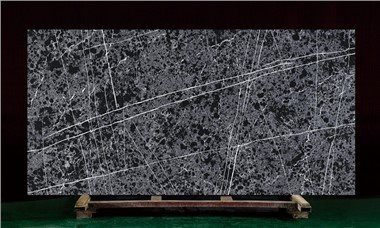 Gwythïen Gwyn Quartz Du
