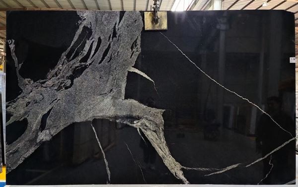 Gwenithfaen Du Python